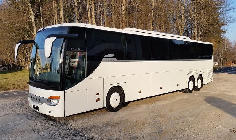 luxury coach travel to london